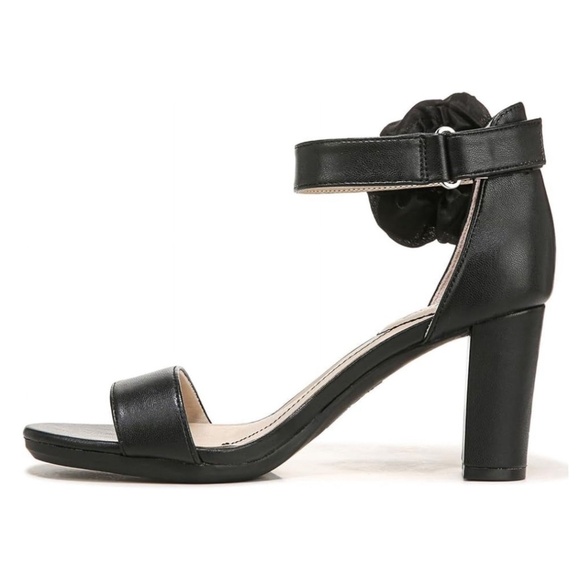 LifeStride Adore Me Sandal - Picture 2 of 3